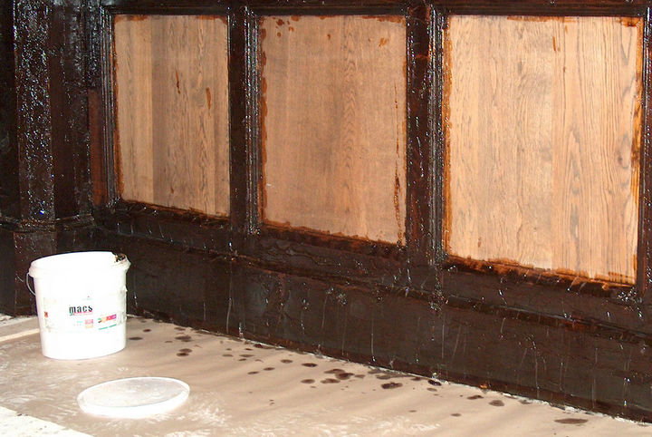 Abbeizen von Holzkassetten mit Scheidel Asur Entlacker (+ nachwaschen mit Powerfluid), Objekt: Ratsherrensaal, Erfurt