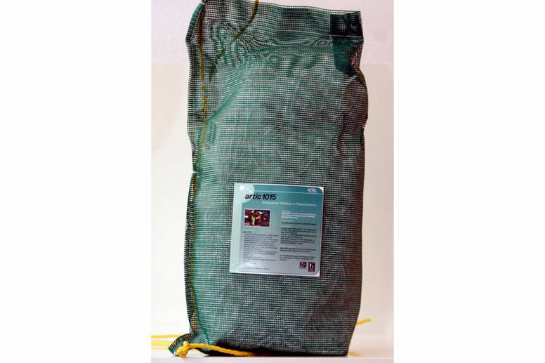 artic 1015 - Coussin intissé pour une élimination d'huile artic 1015 - Coussin intissé de bactéries vivantes pour une élimination des huiles dans les séparateurs d'huile, un effet de longue durée (> 6 mois).